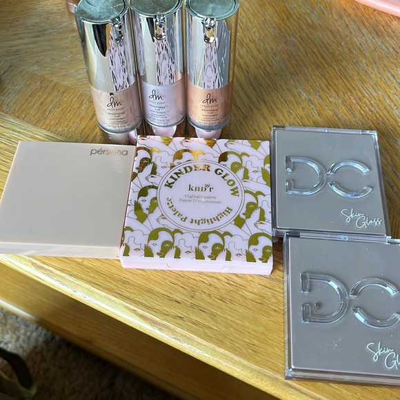 Denessa Myricks/Persona/Dominique Cosmetics/ Kinder Glow Highlighter lot… - Picture 1 of 7